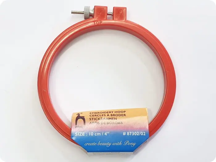 TAMBOREK PLASTIKOWY PONY 10 cm (87302/02)