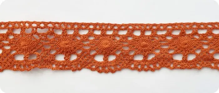 KORONKA BAWEŁNIANA 42 mm S07 RUDA