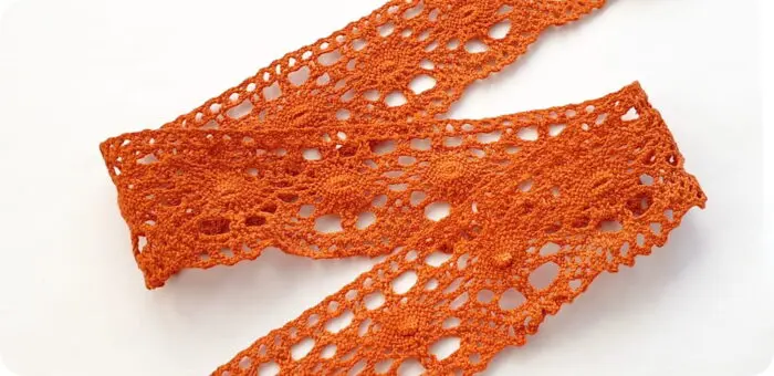 KORONKA BAWEŁNIANA 42 mm S07 RUDA