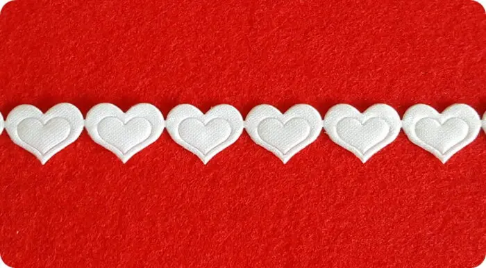APLIKACJE NA TAŚMIE SERDUSZKA BIAŁE (wz.14)