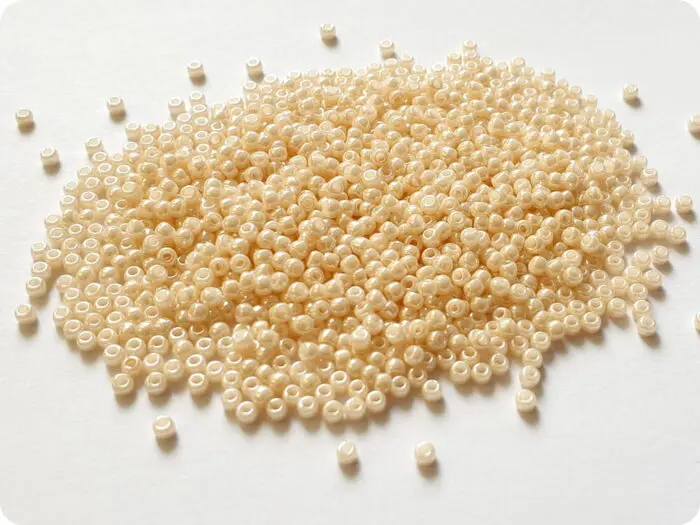 KORALIKI TOHO 11/0 OPAQUE Lt. beige (123) 10g