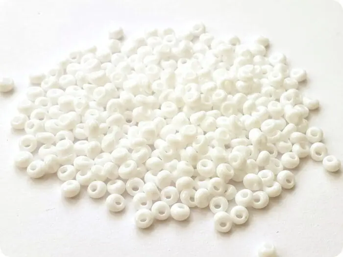 KORALIKI TOHO magatama TM-03 OPAQUE white  (41) 10 g