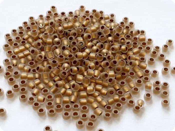 KORALIKI TOHO 8/0 MATTE GOLD LINDED crystal (989FM) 10g