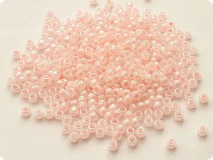 KORALIKI TOHO 8/0 CEYLON innocent pink (145) 10 g