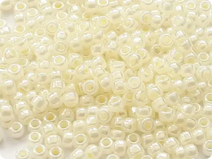 KORALIKI TOHO 8/0 CEYLON banana cream (142) 10 g