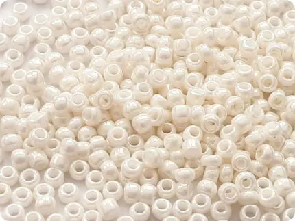 KORALIKI TOHO 8/0 OPAQUE lustered navajo white (122) 10g