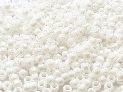 KORALIKI TOHO 8/0 OPAQUE lustered white (121) 10g