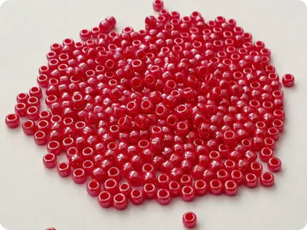 KORALIKI TOHO 8/0 OPAQUE lustered cherry (125) 10g