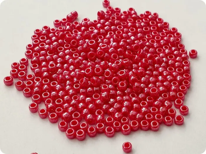 KORALIKI TOHO 8/0 OPAQUE lustered cherry (125) 10g