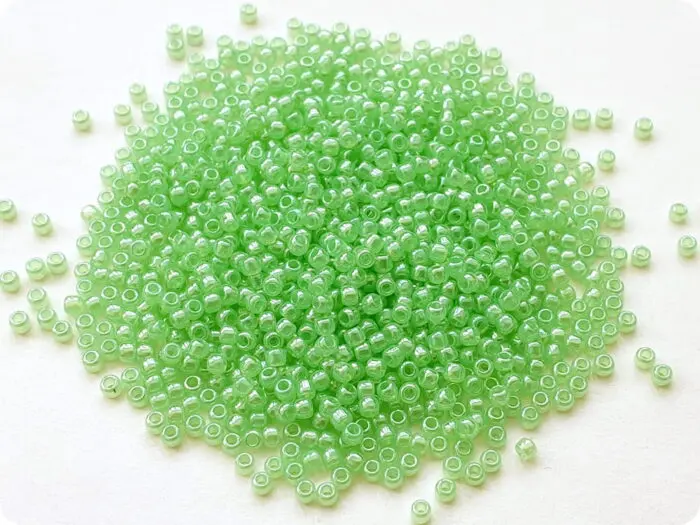 KORALIKI TOHO 11/0 CEYLON celery (144) 10 g
