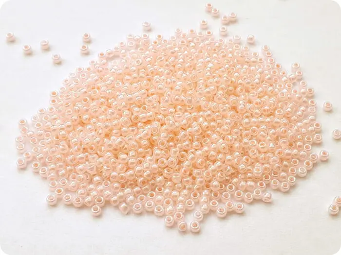 KORALIKI TOHO 11/0 CEYLON innocent pink (145) 10 g