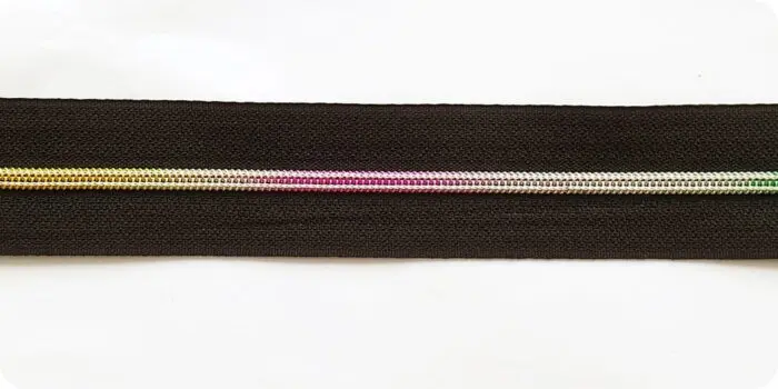 ZAMEK, TAŚMA SUWAKOWA TĘCZOWA CZARNA 3 mm + 2 suwaki