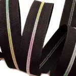 ZAMEK, TAŚMA SUWAKOWA TĘCZOWA CZARNA 3 mm + 2 suwaki