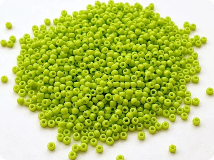 KORALIKI TOHO 11/0 OPAQUE sour apple (44) 10g