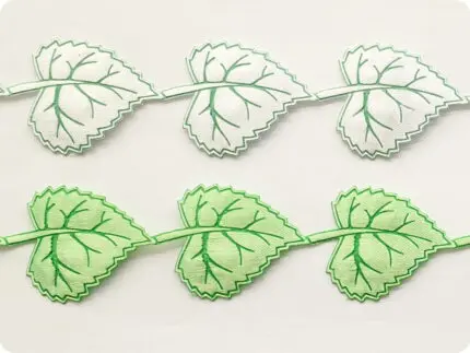 APLIKACJE NA TAŚMIE LISTKI ATŁASOWE 4/3 cm (wz 23/K)