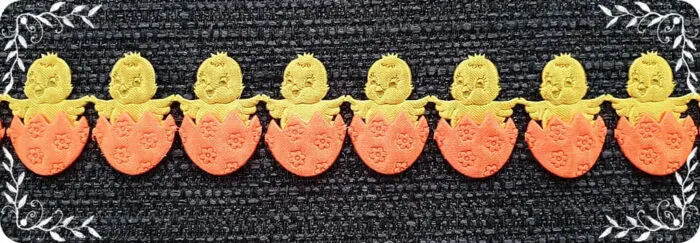 APLIKACJE NA TAŚMIE KURCZACZKI W JAJKACH