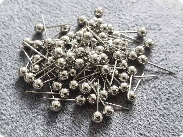 SZPILKI ZE SREBRNĄ KULECZKĄ - 75 sztuk