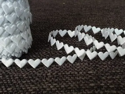 APLIKACJE NA TAŚMIE SERDUSZKA BIAŁE (wz36)