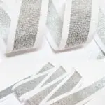 TAŚMA RYPSOWA LAMPASOWA 30 mm - BIAŁO-SREBRNA