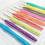 Zestaw kolorowych SZYDEŁEK z gumową rączką 0,5-2,5 mm