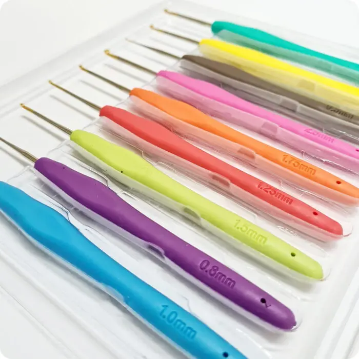 Zestaw kolorowych SZYDEŁEK z gumową rączką 0,5-2,5 mm