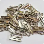 ZAPIĘCIE METALOWE DO BIUSTONOSZA, STROJU - 20 mm