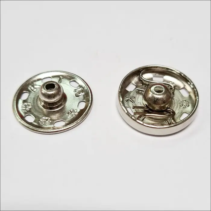 Zatrzaski metalowe 20,9mm (8) 1szt