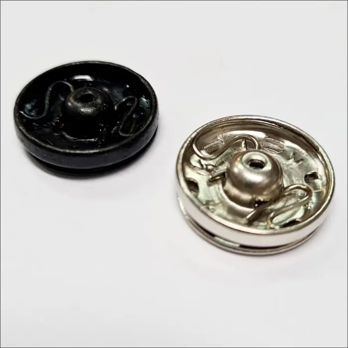 Zatrzaski metalowe 18mm (7) 1szt
