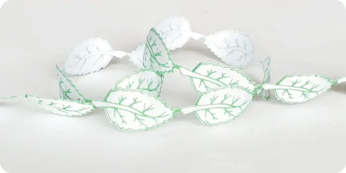 Aplikacje na taśmie LISTKI atłasowe 4/2cm (wz 24/K)