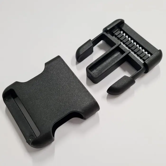 Czarna klamra PLASTIKOWA 40mm