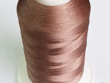 NICI IRIS 40E DO HAFTU MASZYNOWEGO 5000m, nr 2957 - kawa z mlekiem