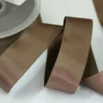 WSTĄŻKA SATYNOWA 25 mm DWUSTRONNA - BRĄZOWA