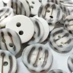 GUZIKI NA DZIURKI 28mm (GU87) 1szt