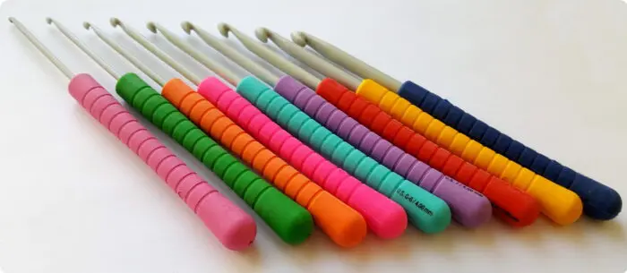 ZESTAW SZYDEŁEK PONY Z MIĘKKĄ RĄCZKĄ (39810)