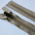 ZAMEK ŻYŁKOWY 79 cm SPIRALA #5 - CIEMNY BEŻ