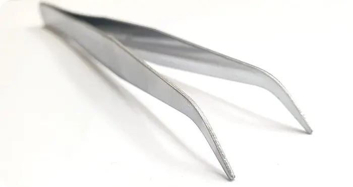 PĘSETA ZAKRZYWIONA DO NAWLEKANIA NICI W MASZYNIE