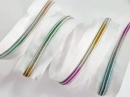 ZAMEK, TAŚMA SUWAKOWA TĘCZOWA BIAŁA 5 mm + 1 suwak