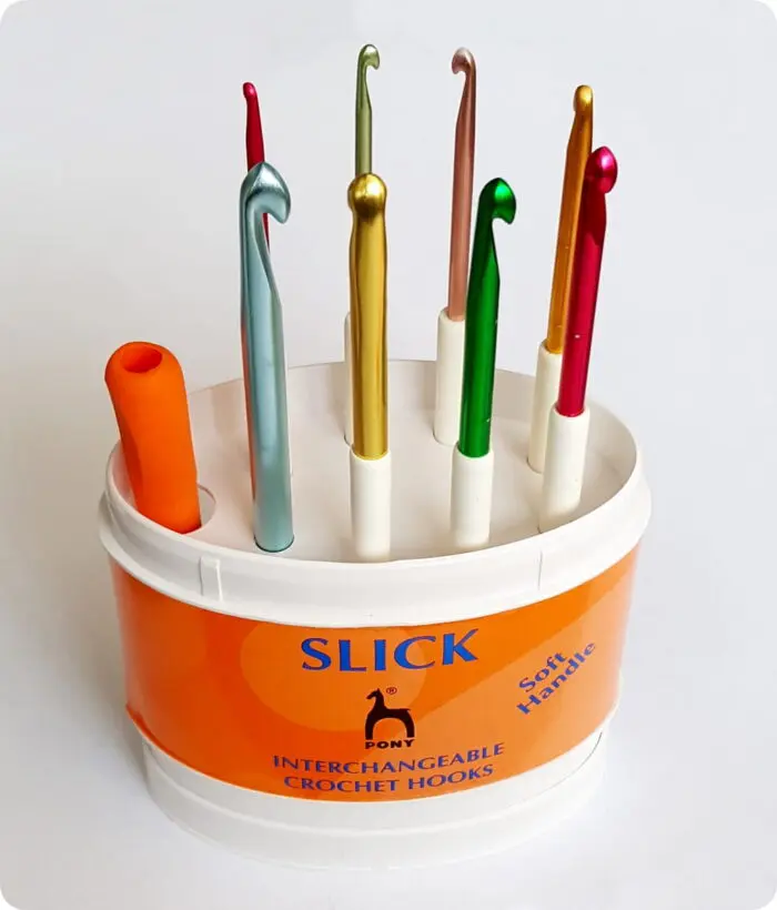 ZESTAW SZYDEŁEK PONY - SUPER SLICK + miarka do drutów, znaczniki i igły do wełny (57001)