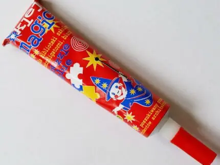 KLEJ DO TKANIN I OZDÓB, MAGIC Z APLIKATOREM 45 ml