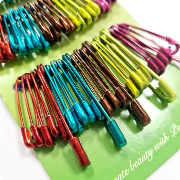 AGRAFKI KOLOROWE 100 szt (85502) PONY