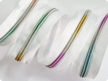 ZAMEK, TAŚMA SUWAKOWA TĘCZOWA BIAŁA 5 mm + 1 suwak