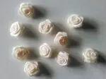 RÓŻYCZKI SATYNOWE WZ 302 - 1,5 cm