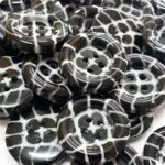 GUZIKI NA DZIURKI 28mm (GU85) 1szt