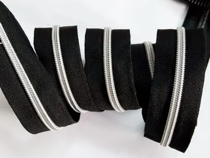ZAMEK, TAŚMA SUWAKOWA CZARNO SREBRNA 5 mm + 1 suwak