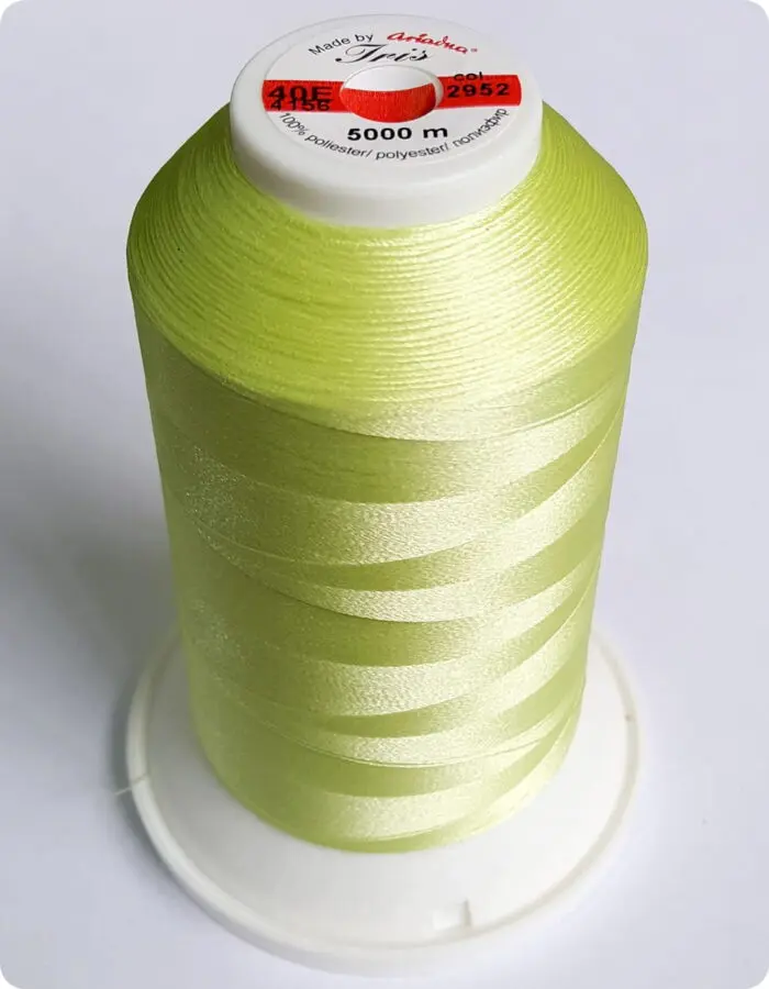 NICI IRIS 40E DO HAFTU MASZYNOWEGO 5000m, nr 2952 - limonka