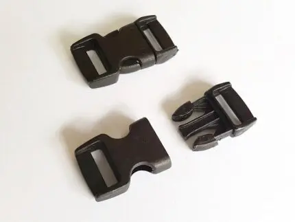 Czarna klamra PLASTIKOWA 10mm