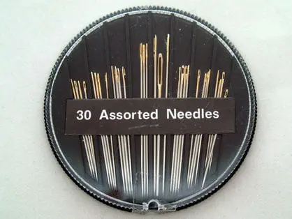 IGŁY DO SZYCIA OSTRE- złote ucho 30 szt