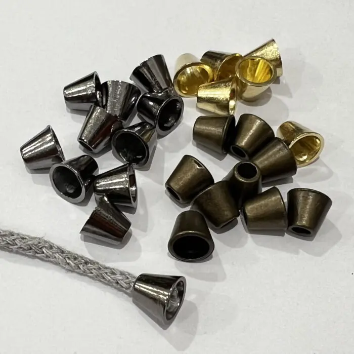 Końcówki do sznurków metalowe małe