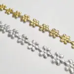 Kwiatki błyszczące na taśmie 1cm (wz77)