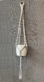 Makramowy kwietnik na donicę